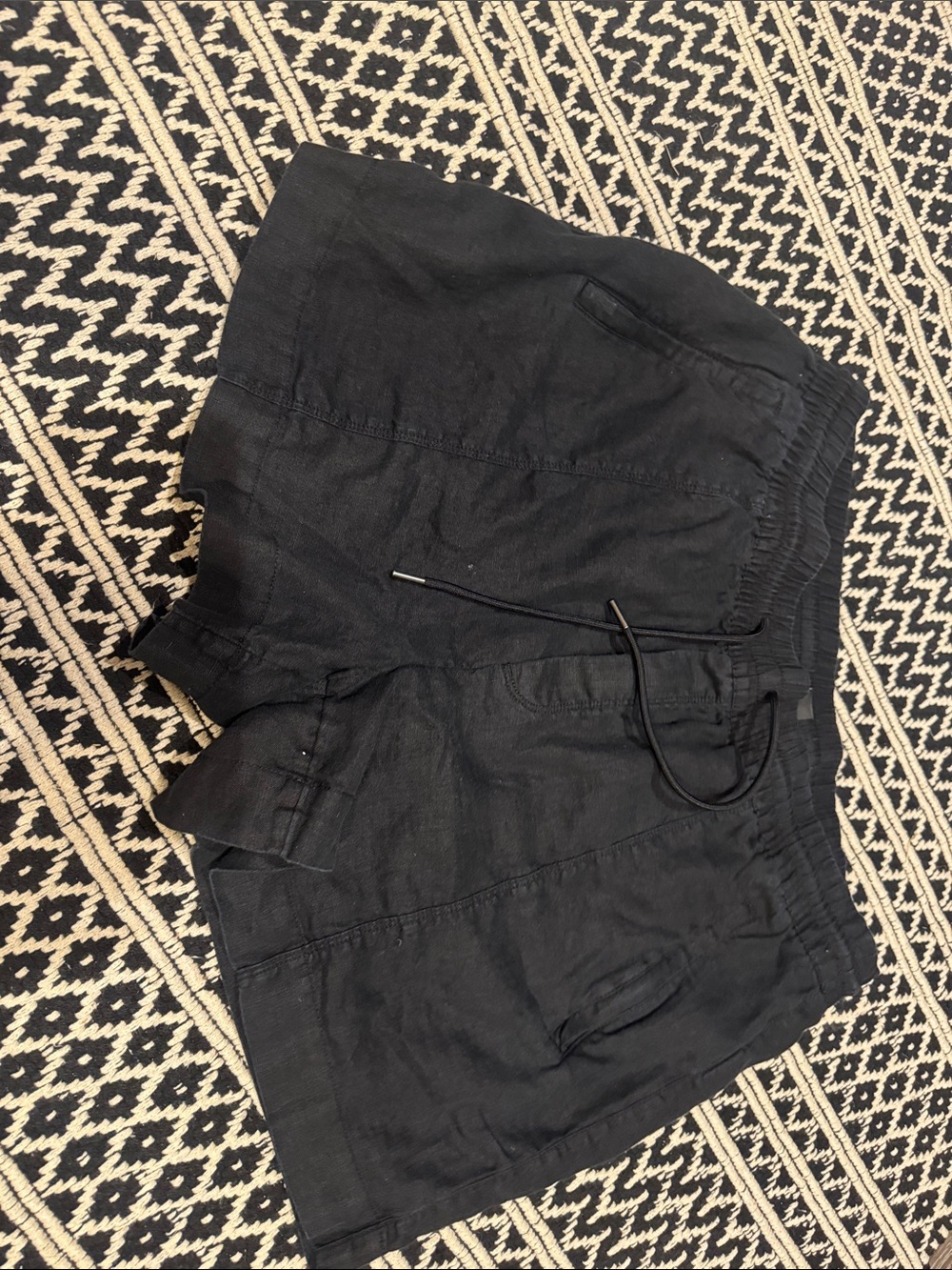 Athleta Black Womans Elastic-Waist Shorts 4 inch inseam